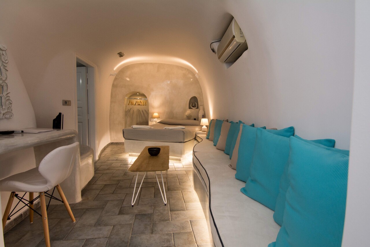 Cave Premium Room (2 Persons) - Nefeli Homes Apartments and Studios on