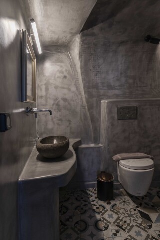 nefeli homes cave senior bathroom